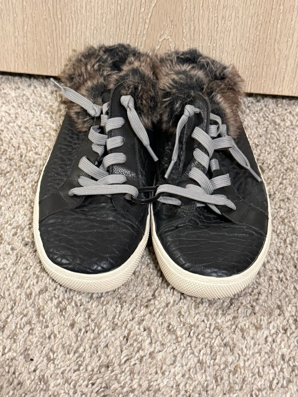 Vince Camuto Black Faux-Fur Trim Lace-Up Sneakers Mules